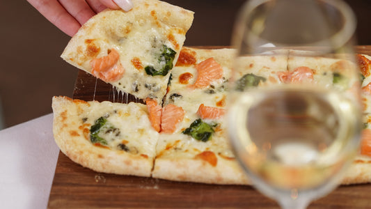 What Types of White Wine Go With Pizza?